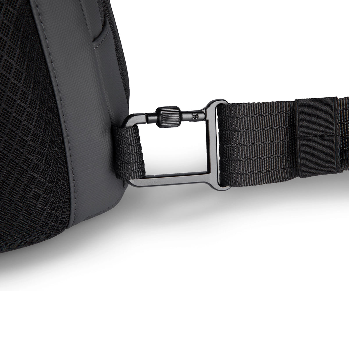 Colonne: High-capacity Urban Commuting Daily Crossbody Bag