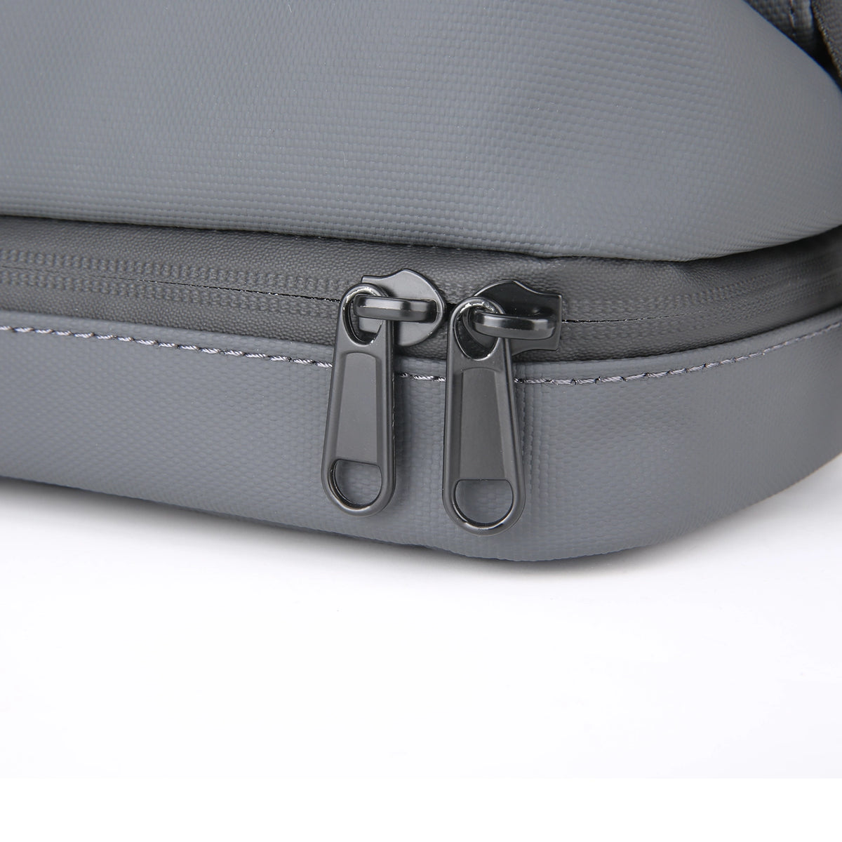 Switchstorage V: Toiletry Bag with Wet and Dry Areas for Modern Travelers