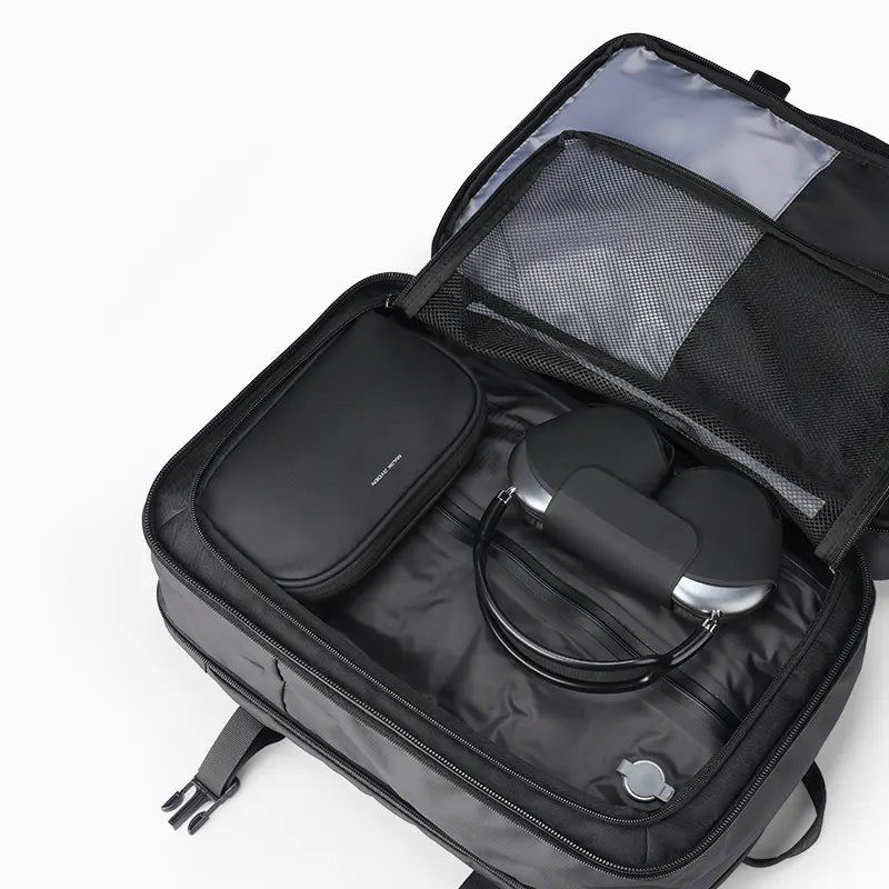 VacSpace: Sealed Compression Bags Create More Space