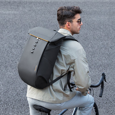 MARK RYDEN Global anti-theft 28L multi-functional backpack on cyclist