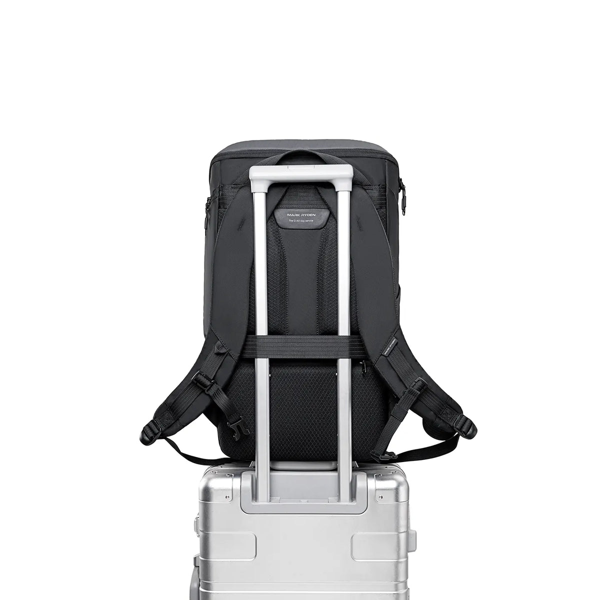 AeroLock: Lightweight Backpacks with Breathable Features for Commuters