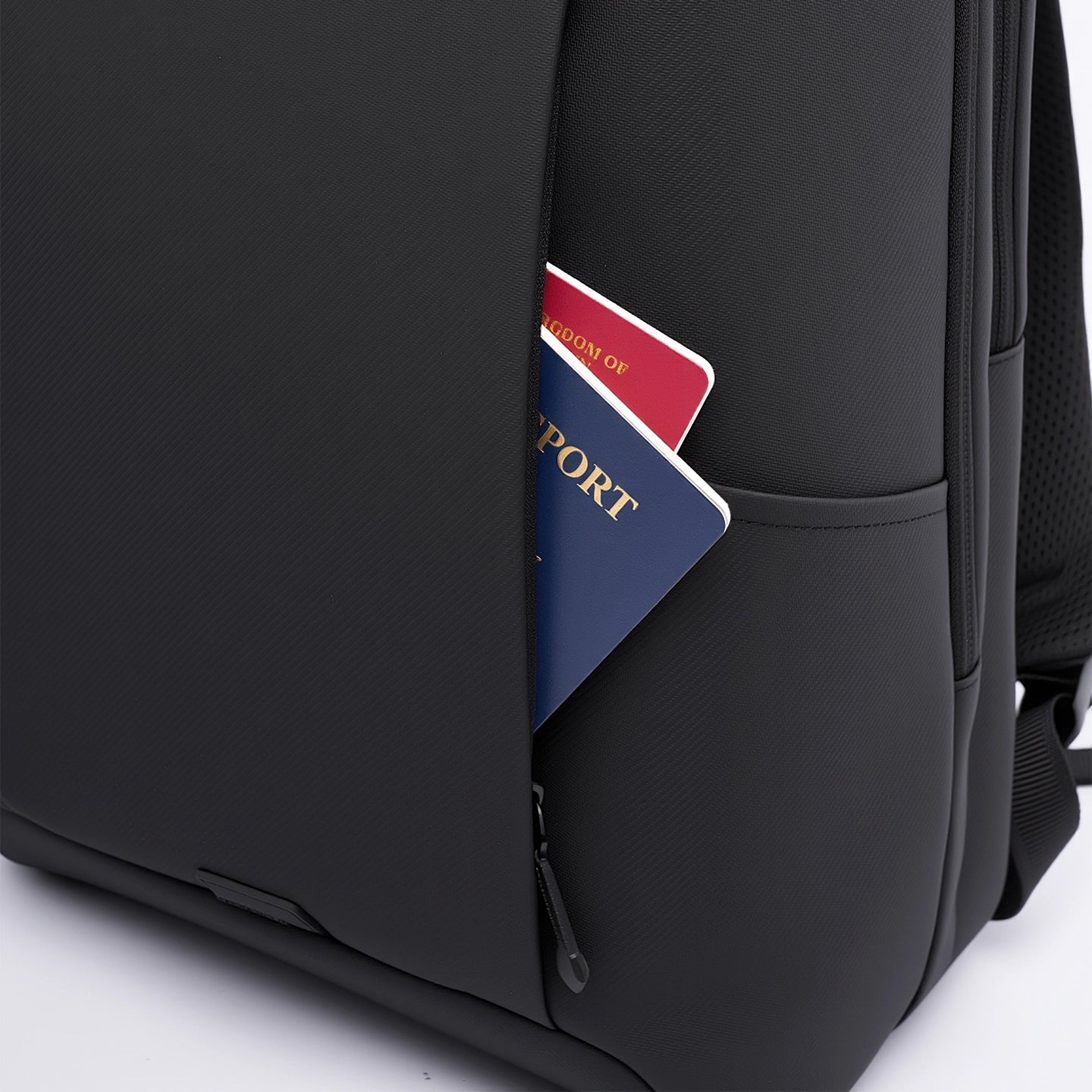 AirLite: Lightweight Commuter Backpack with EVA Honeycomb Protection for Professionals