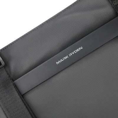 TechSafe: The multifunctional Messenger Bag with Simple Design