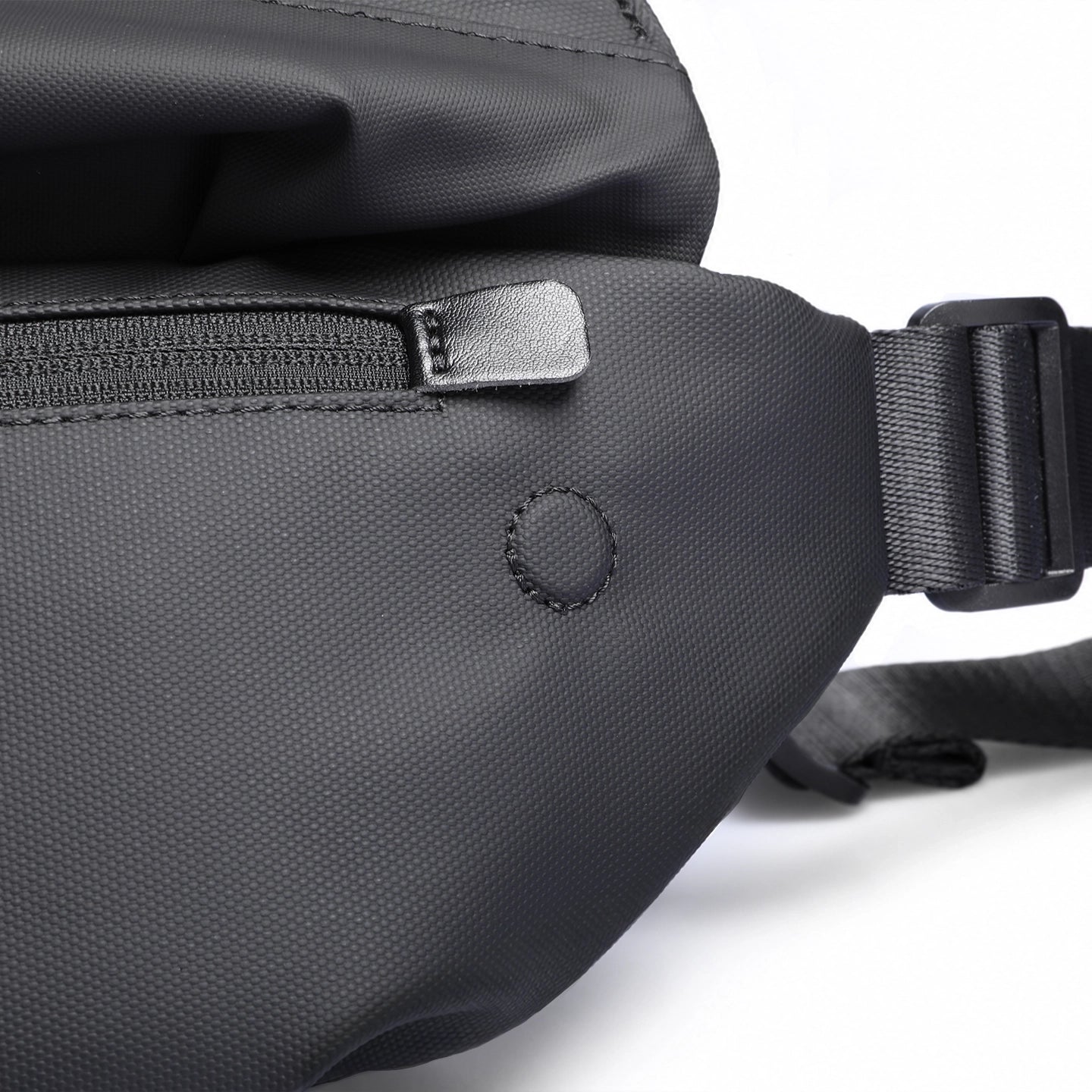 Peiano: Oxford Material Elegant Lightweight Waterproof Crossbody Bag