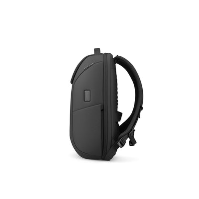 Polycom 2nd: Waterproof Backpack with Built-in USB for Travelling