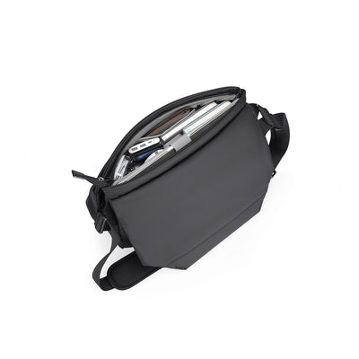 PostmanPro: The All-Rounder Messenger Bag