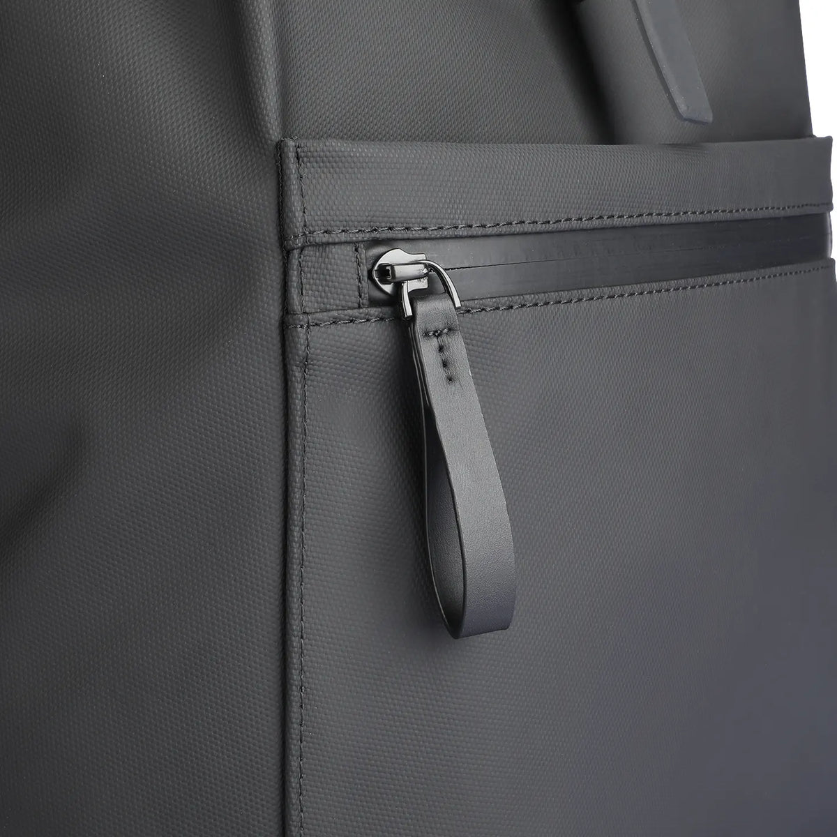 Trendy: Lässiger Rucksack aus Leder mit mehreren Fächern