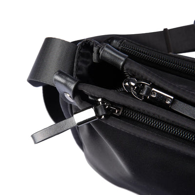 Urbanite X: Travel Messenger Bag Navigate the City in Style