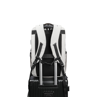 Urbanity: City Commuter Oxford USB Port 17.3 inch Laptop Backpack DarkSky Gray