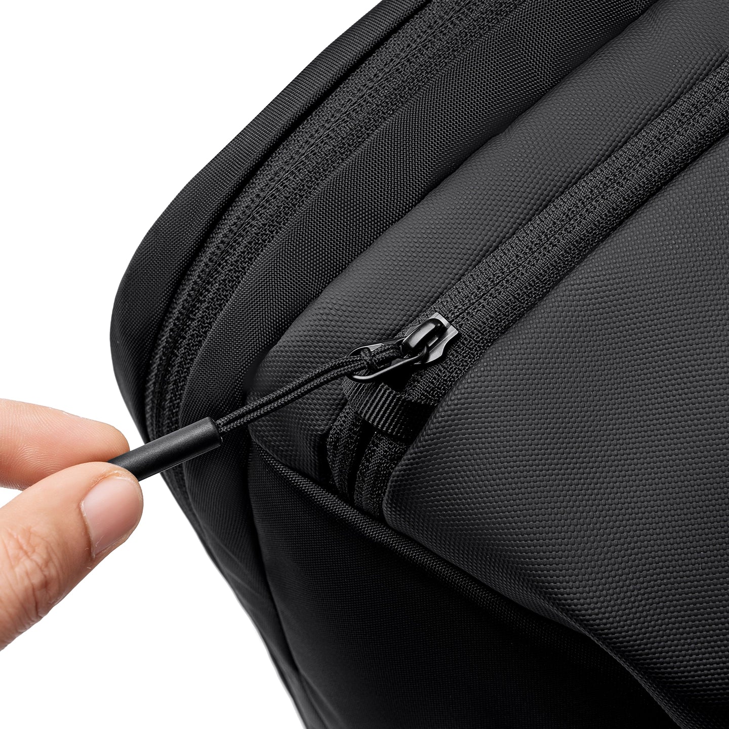 VanguardLock: Anti-Theft Laptop Backpack with Locking Zipper System
