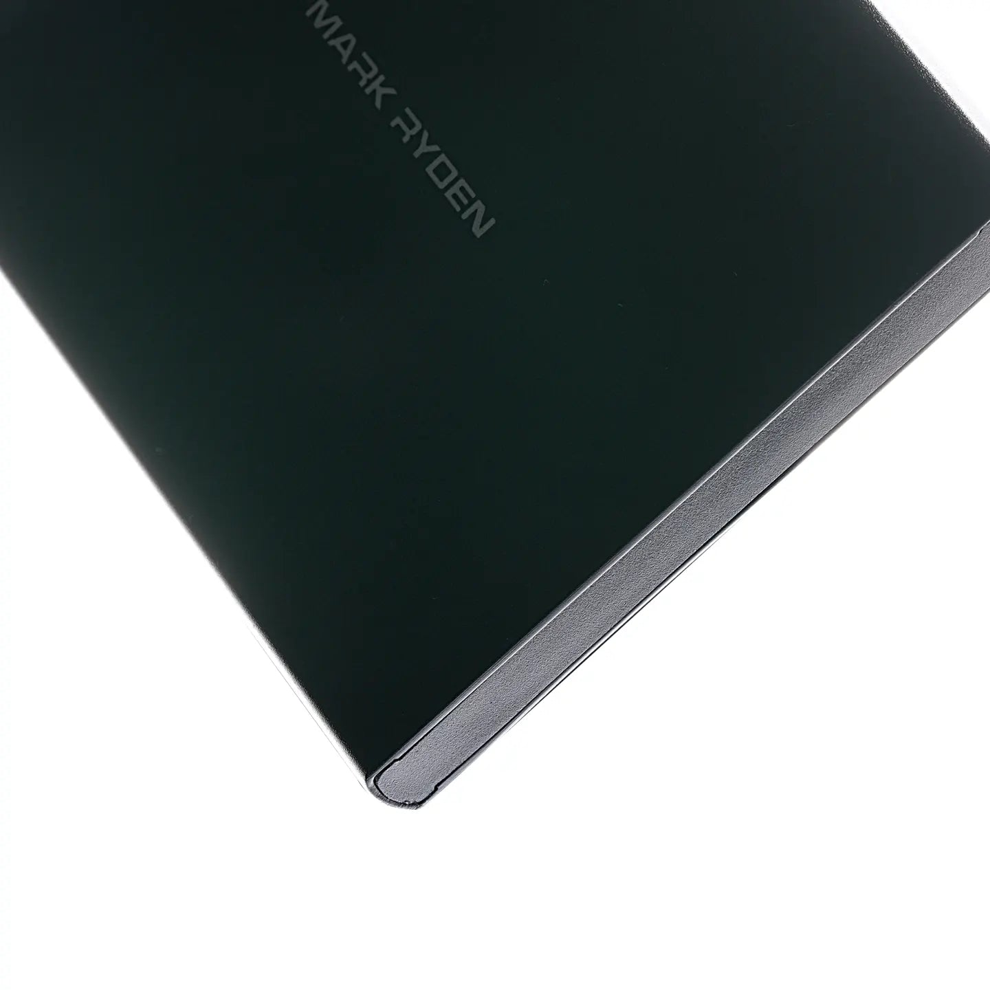 VaultPop: The Ultra-Thin Metal Card Holder For Protecting