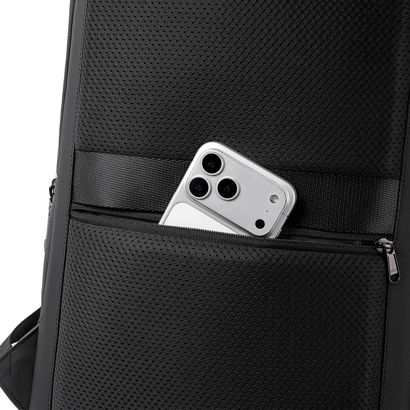 AeroBrief: 17L Business Laptop Backpack with 3D Breathable Back for Commuter