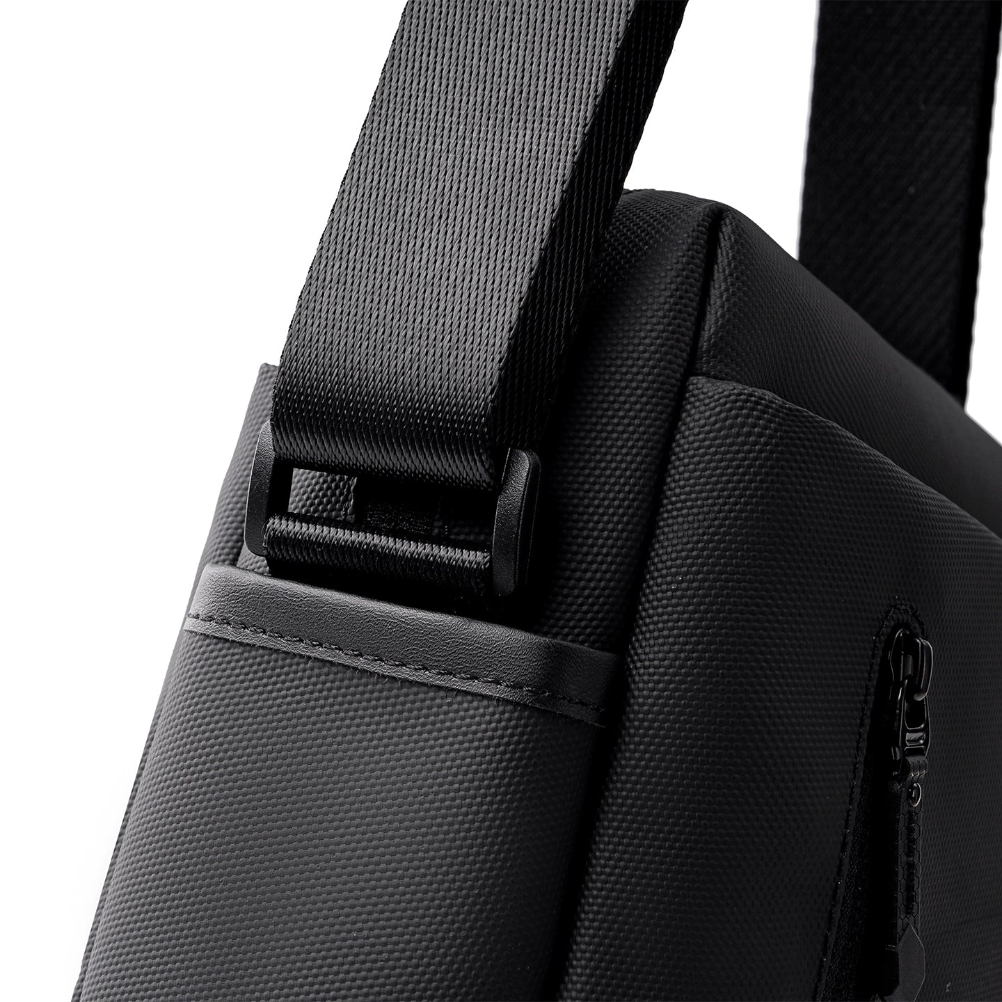 HydroCarry: Crossbody Sling with Multi-Pocket Design for Daily Commute