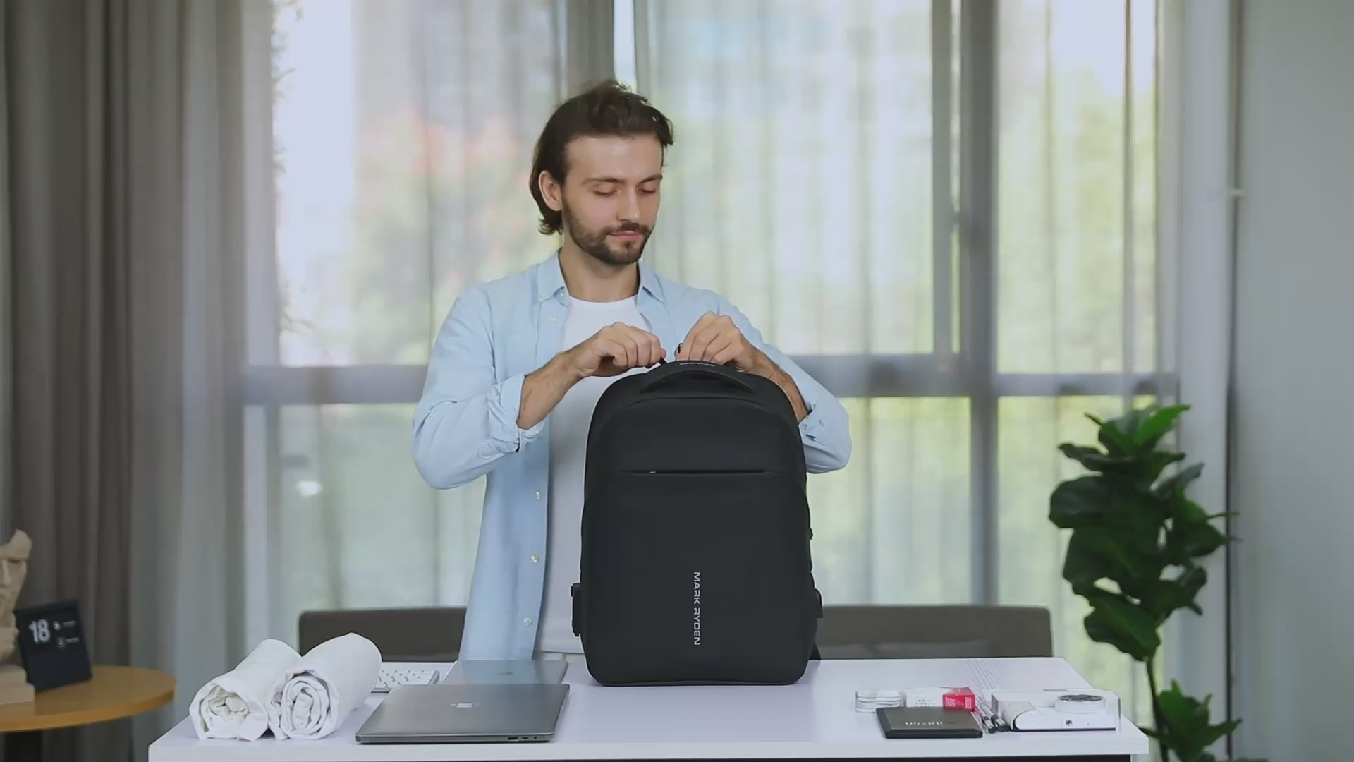 Modern MR9068: Smart Anti-Theft & Waterproof Backpack | Mark Ryden